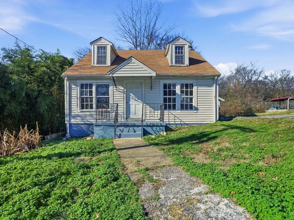 1612 Columbia Ave, Columbia, TN 38401