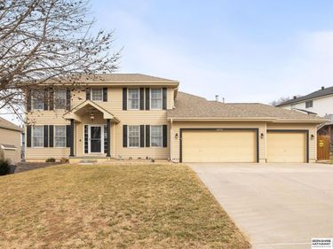 10016 Floyd Street, La Vista, NE 68128