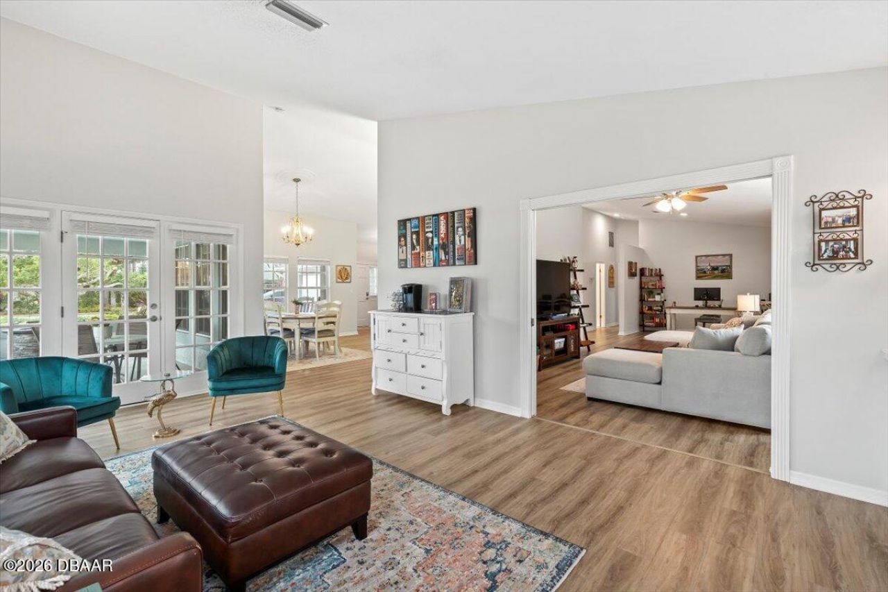 132 Sea Street, New Smyrna Beach, FL 32168 Photo