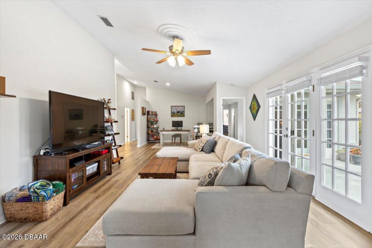 132 Sea Street, New Smyrna Beach, FL 32168 Photo