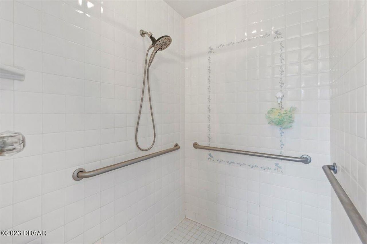 132 Sea Street, New Smyrna Beach, FL 32168 Photo