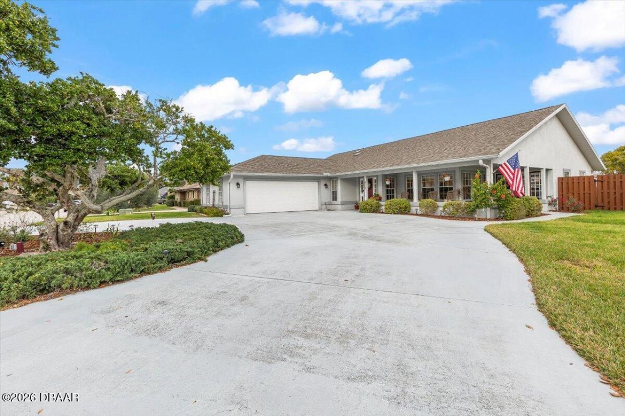 132 Sea Street, New Smyrna Beach, FL 32168 Photo