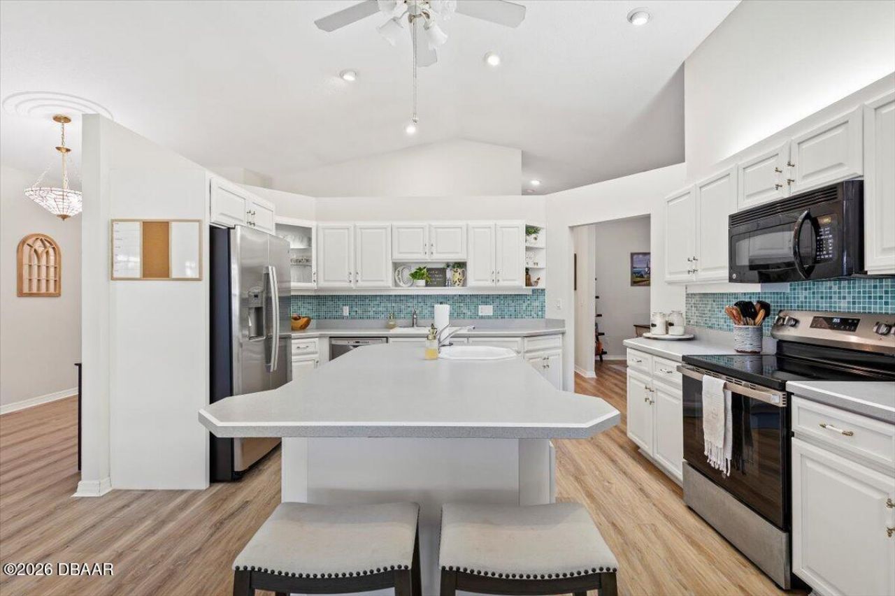 132 Sea Street, New Smyrna Beach, FL 32168 Photo