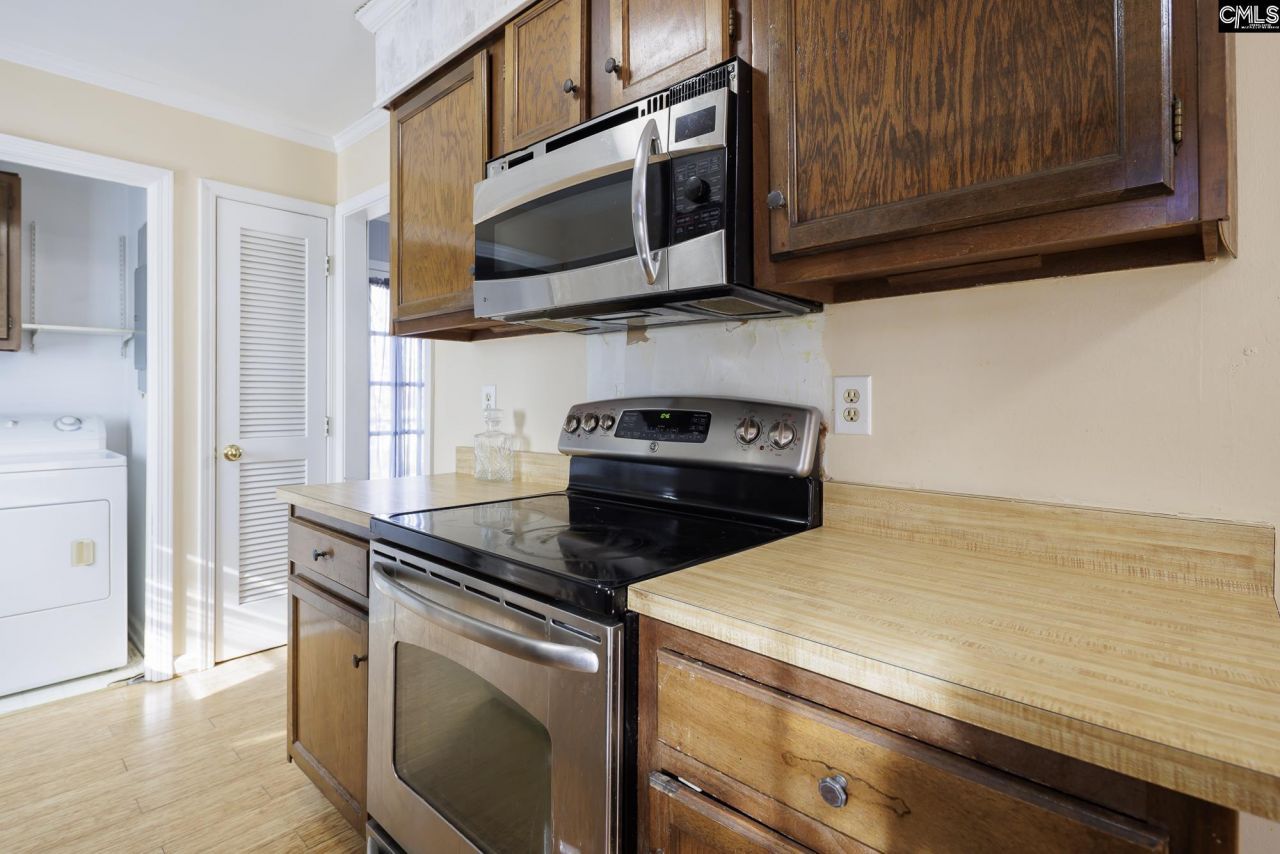 706 Chadford Road Photo 9