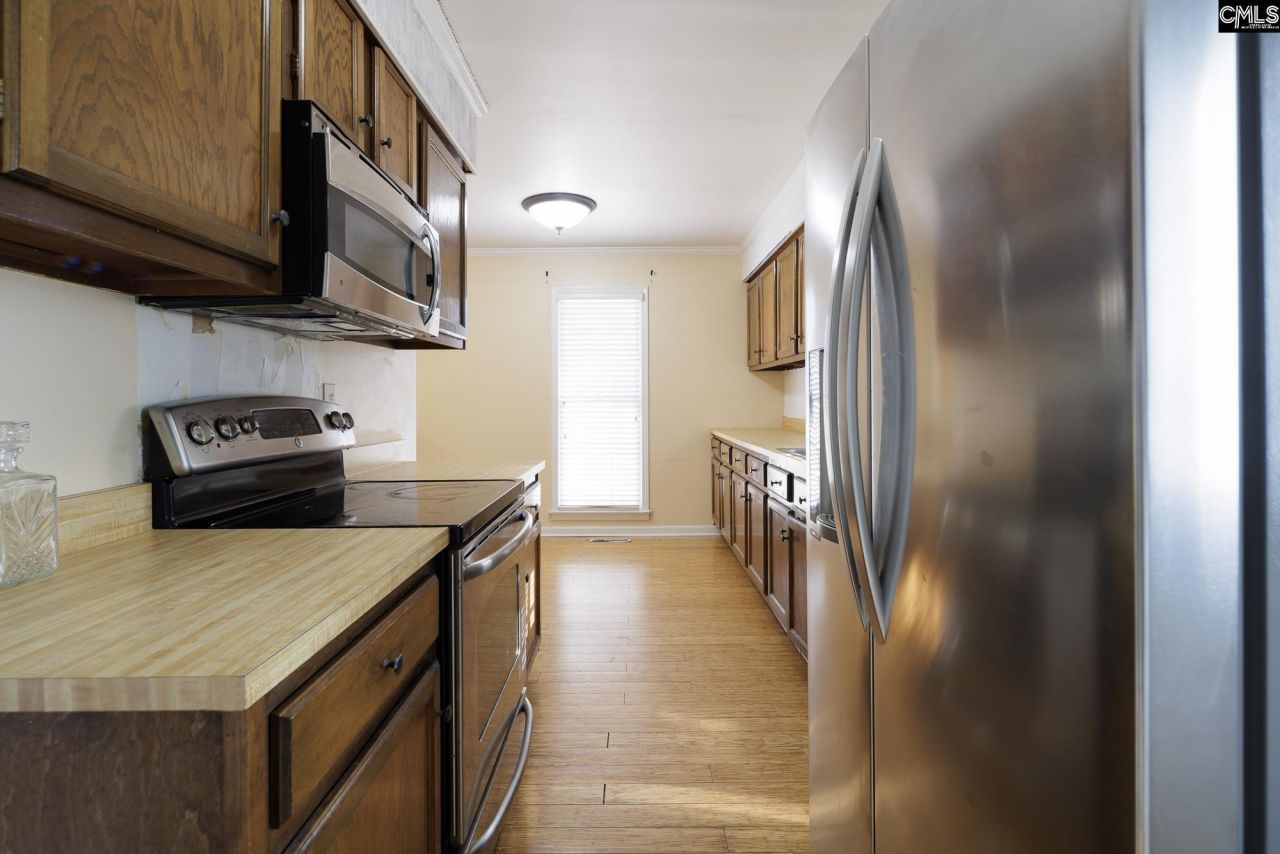 706 Chadford Road Photo 11