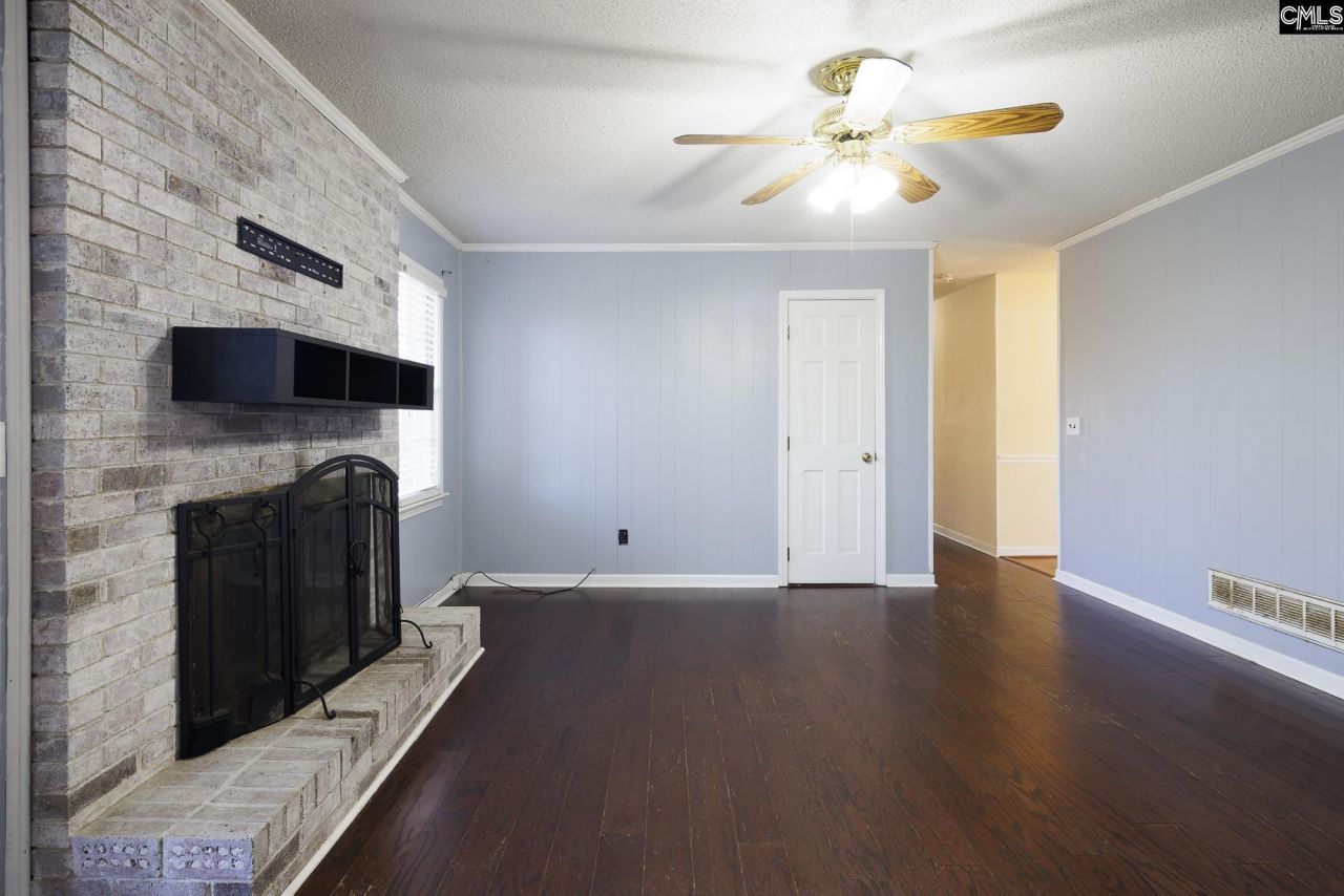 706 Chadford Road Photo 12