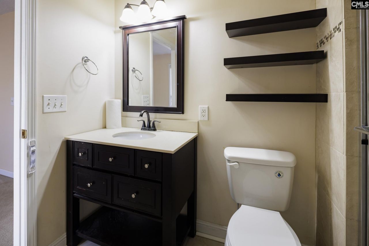 706 Chadford Road Photo 20