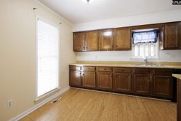 706 Chadford Road photo 4