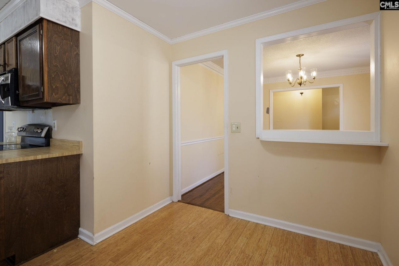 706 Chadford Road Photo 6