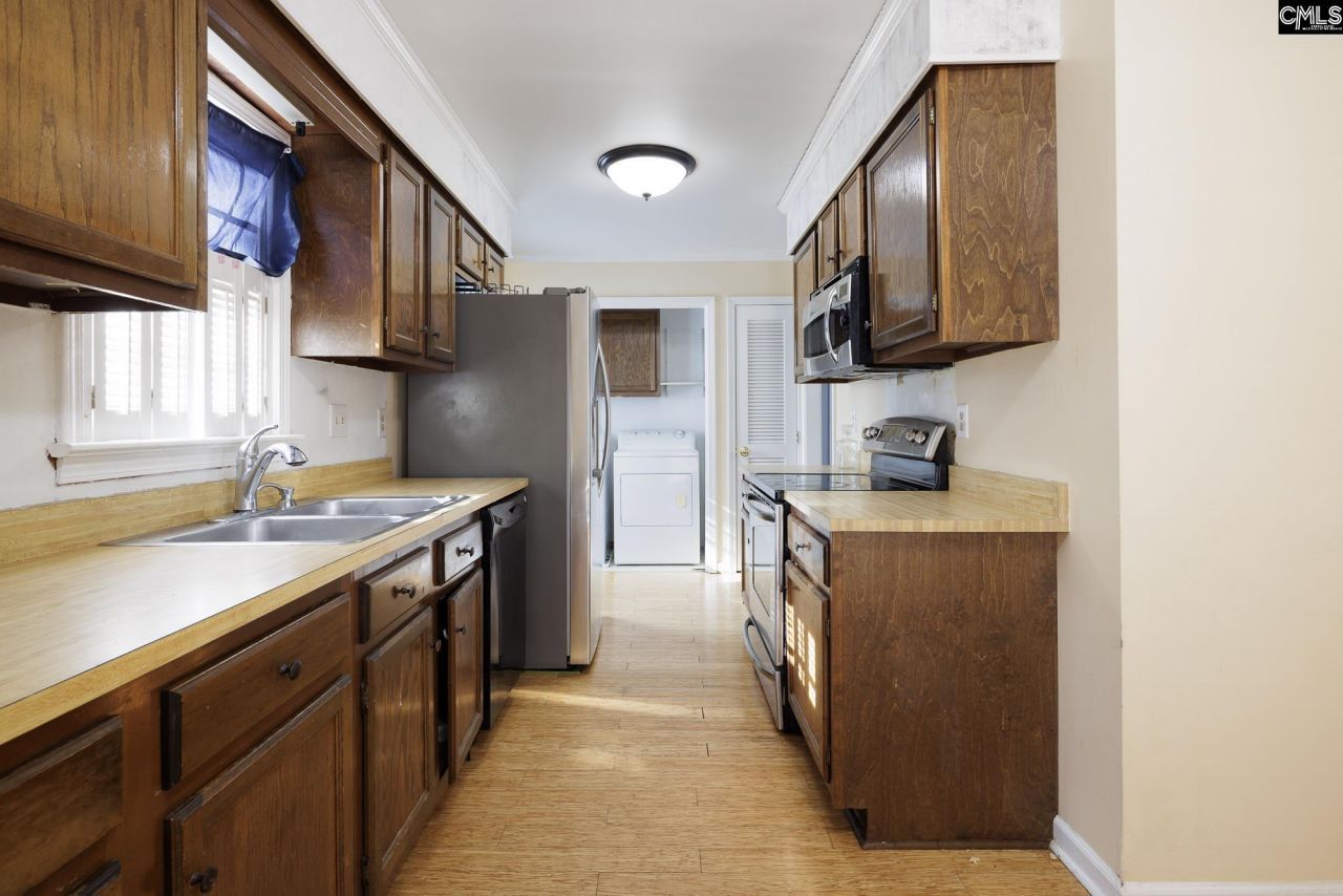 706 Chadford Road Photo 7