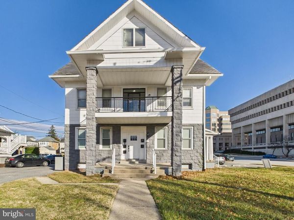 300 W CHESAPEAKE AVENUE W, Unit 4, TOWSON, MD 21204