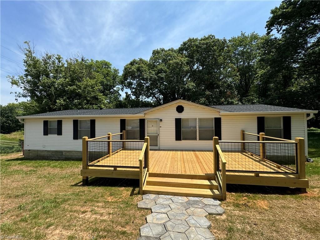 160 Sparta Road, North Wilkesboro, NC 28659 Main Photo