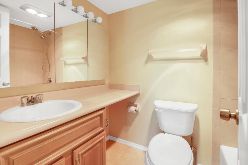 12016 Greenway Circle S, Unit 204, Royal Palm Beach, FL 33411 Photo