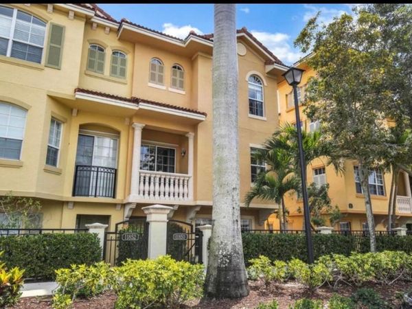 11850 Valencia Gardens Avenue, Palm Beach Gardens, FL 33410