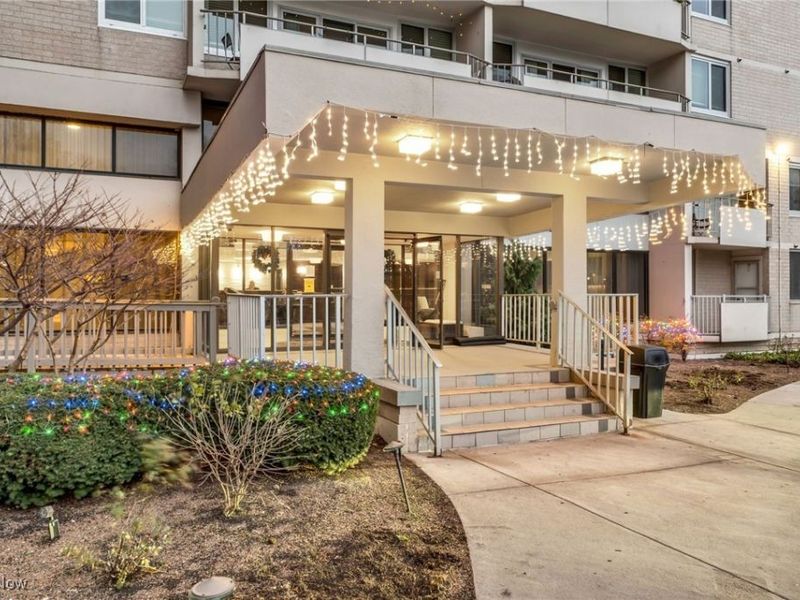 12900 Lake Avenue, Unit 216, Lakewood, OH 44107 Photo 35