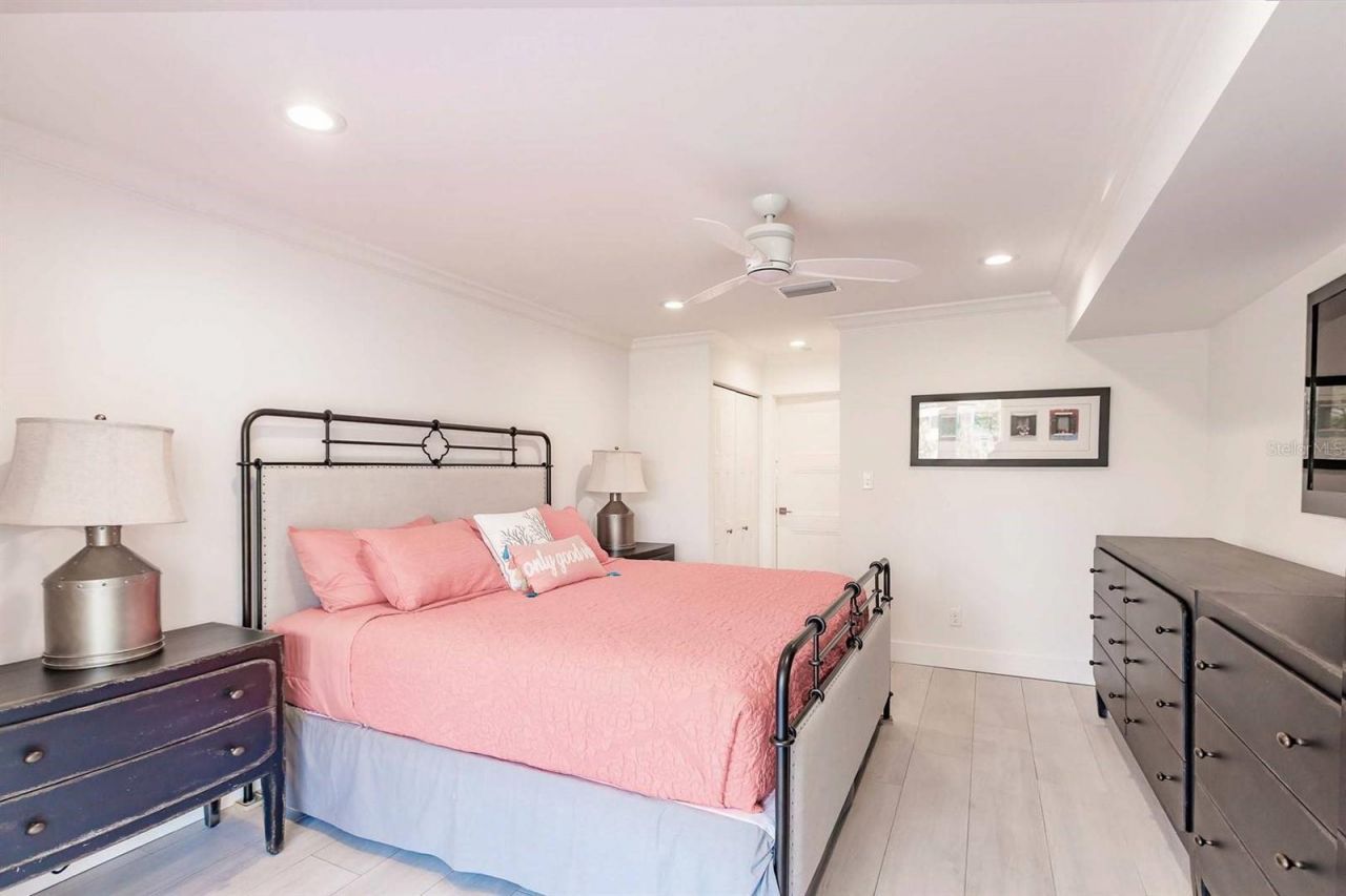 1125 W Peppertree Drive, Unit 102, Sarasota, FL 34242 Photo