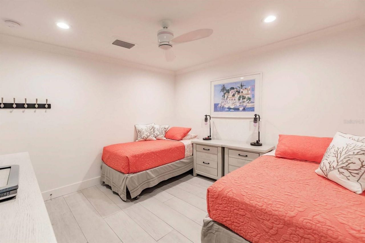 1125 W Peppertree Drive, Unit 102, Sarasota, FL 34242 Photo