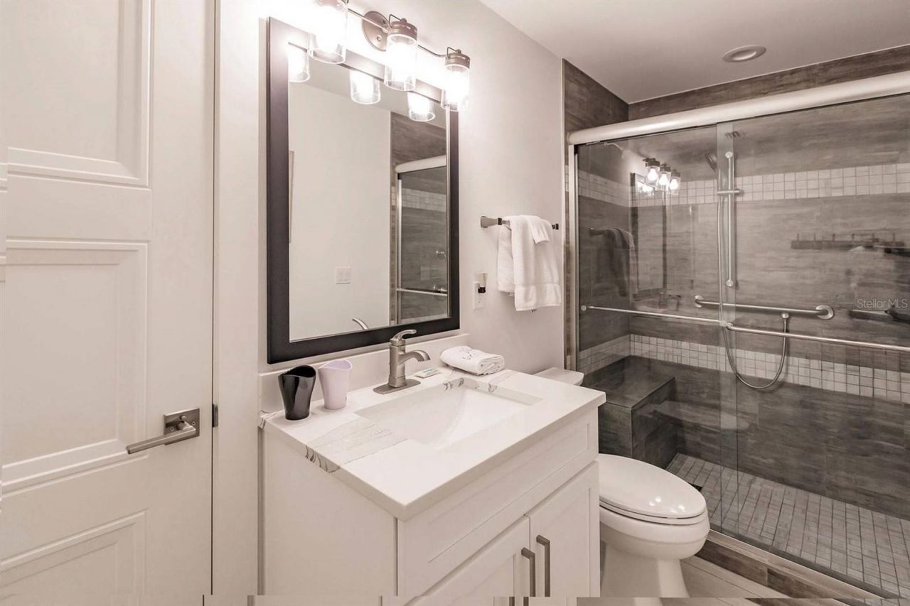 1125 W Peppertree Drive, Unit 102, Sarasota, FL 34242 Photo