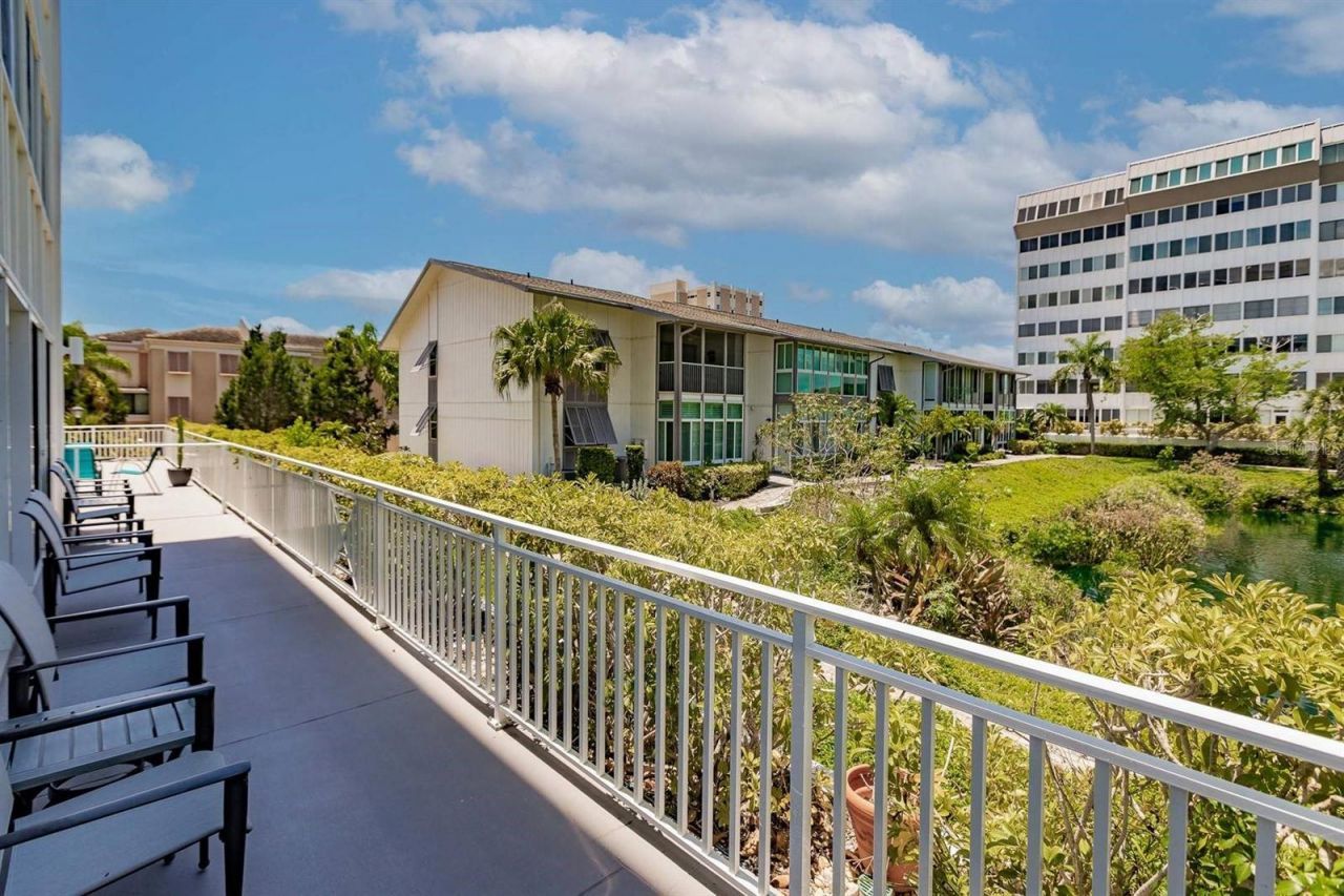 1125 W Peppertree Drive, Unit 102, Sarasota, FL 34242 Photo