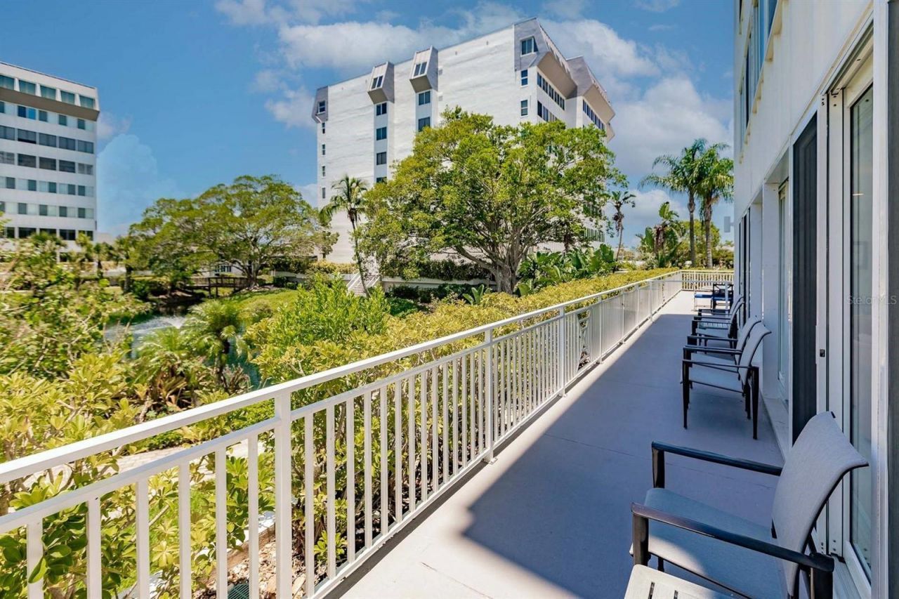 1125 W Peppertree Drive, Unit 102, Sarasota, FL 34242 Photo