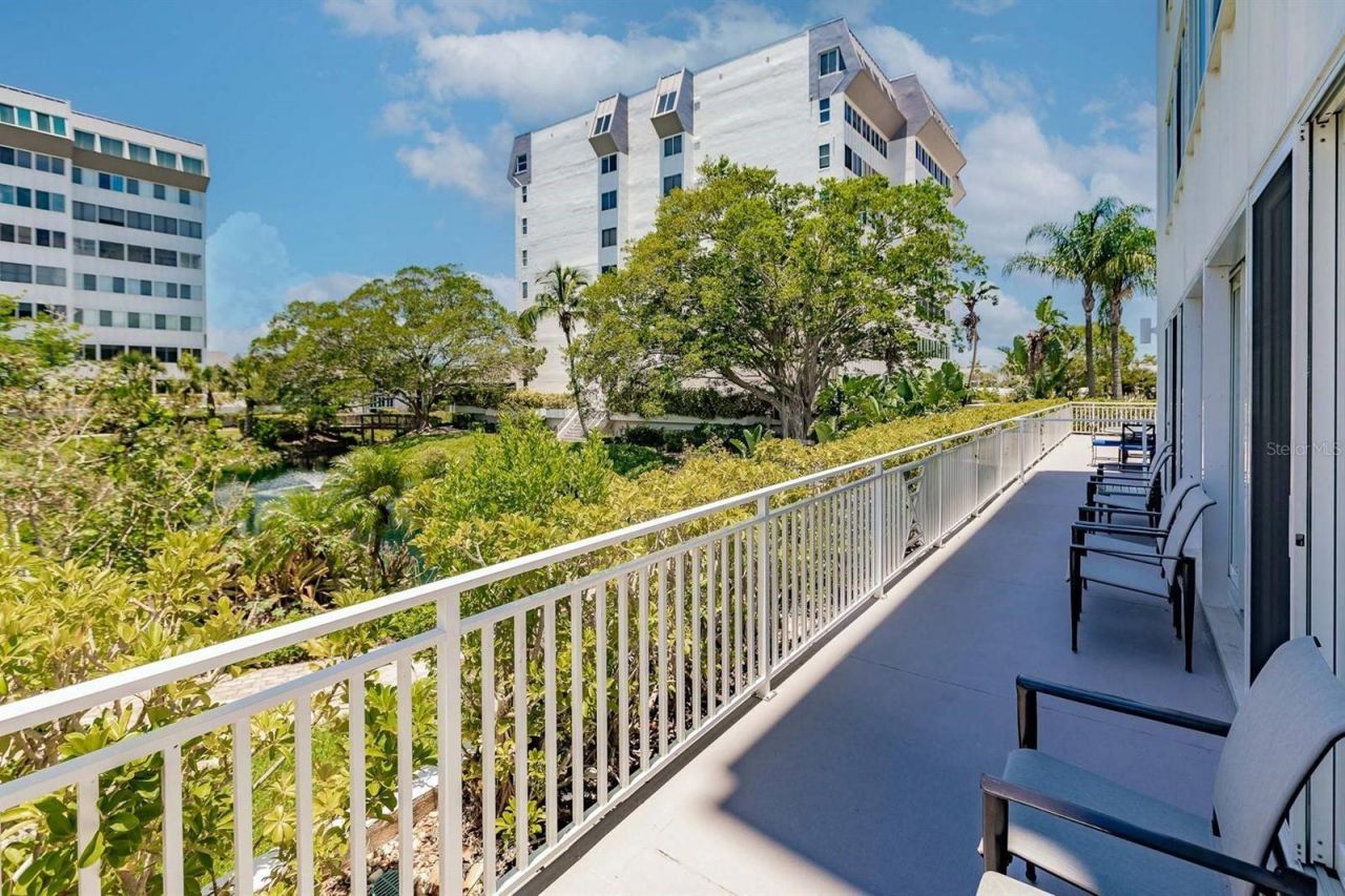 1125 W Peppertree Drive, Unit 102, Sarasota, FL 34242 Photo