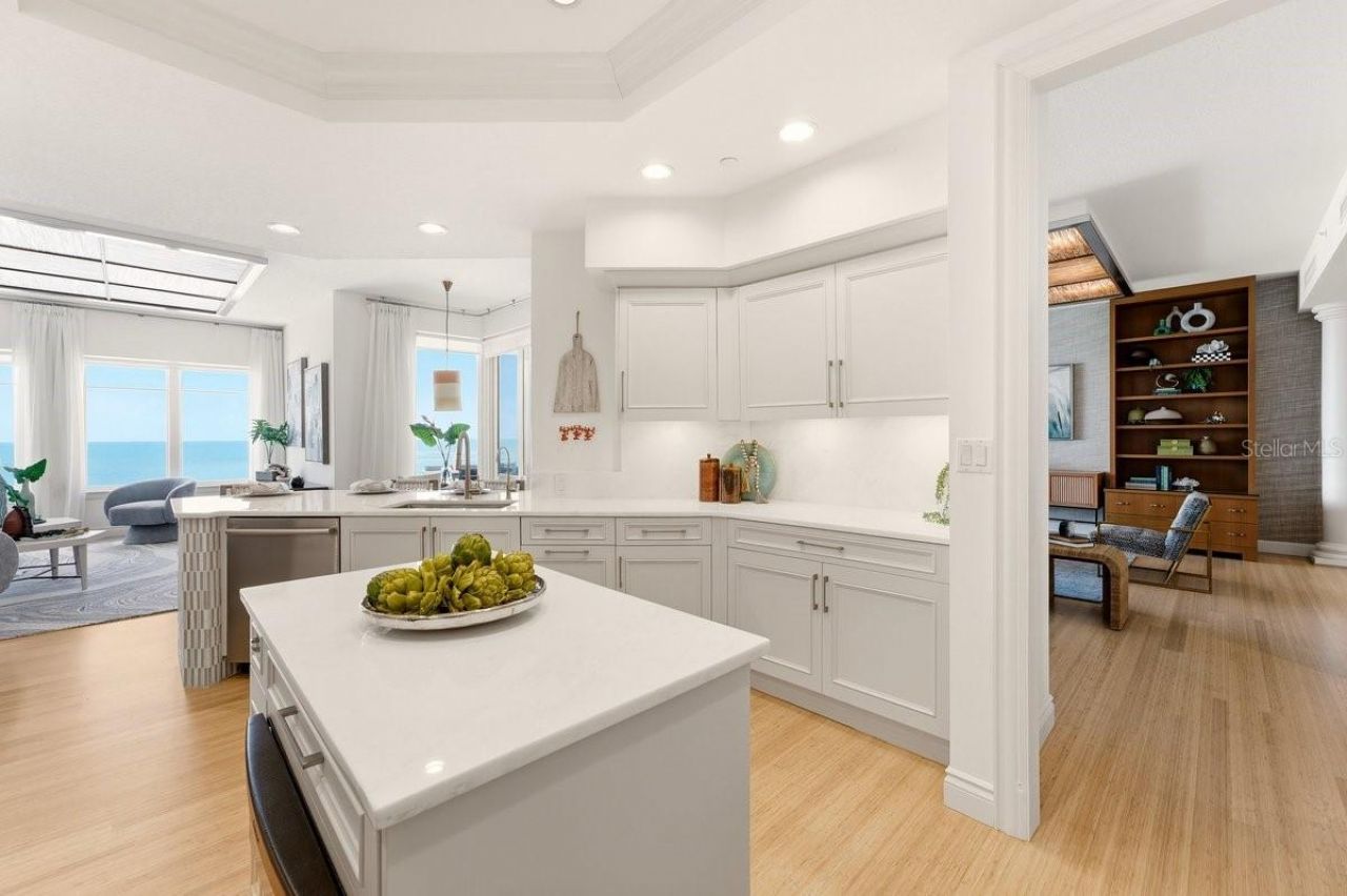 2052 Benjamin Franklin Drive, Unit D702, Sarasota, FL 34236 Photo