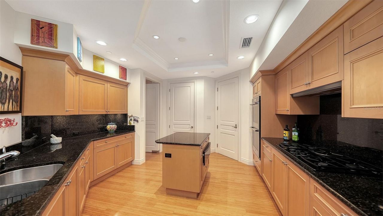 2052 Benjamin Franklin Drive, Unit D702, Sarasota, FL 34236 Photo