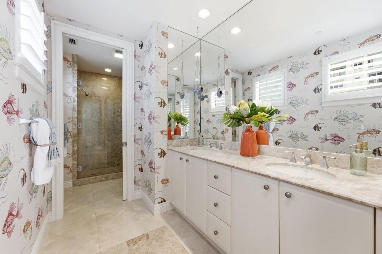 2052 Benjamin Franklin Drive, Unit D702, Sarasota, FL 34236 Photo