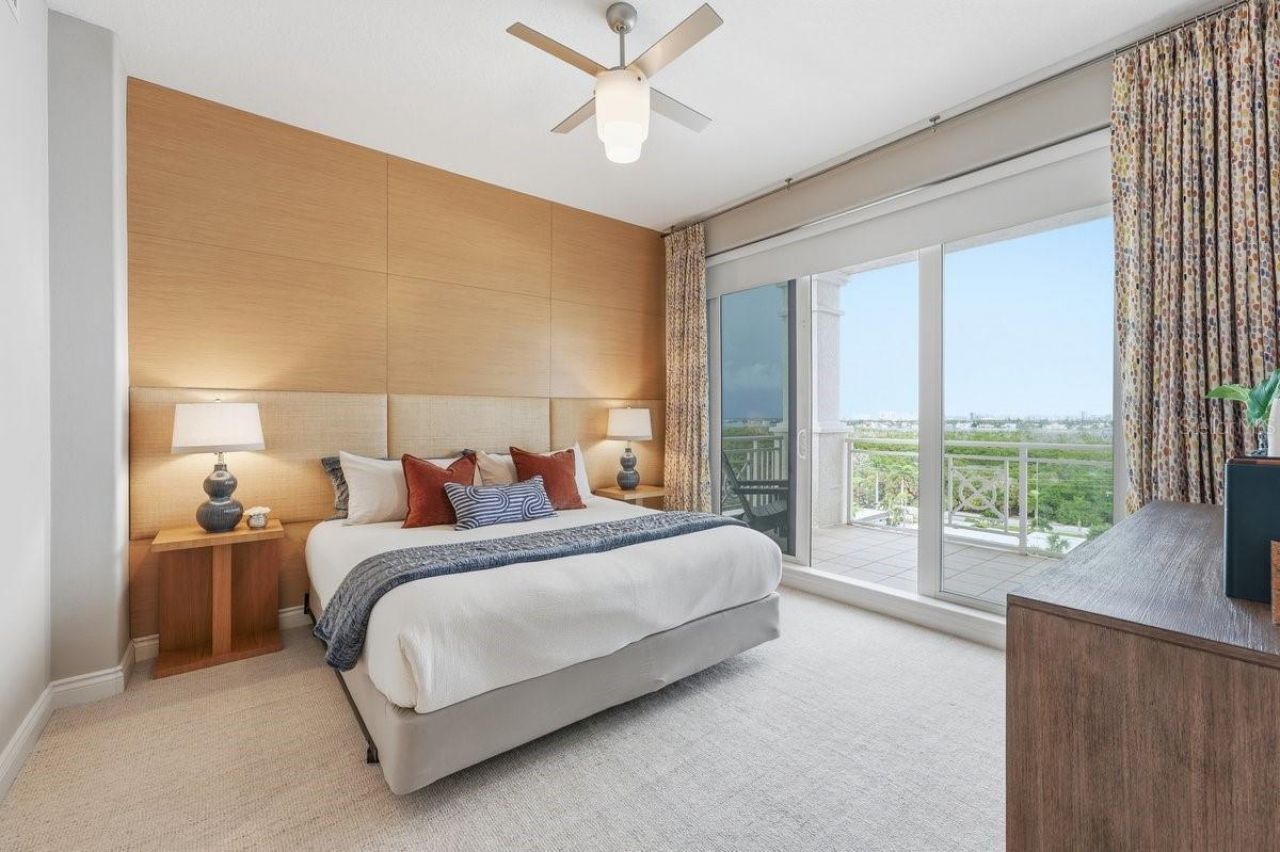 2052 Benjamin Franklin Drive, Unit D702, Sarasota, FL 34236 Photo