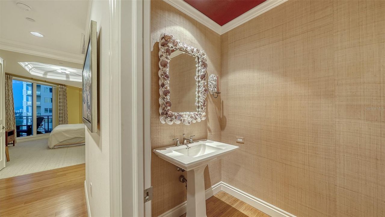 2052 Benjamin Franklin Drive, Unit D702, Sarasota, FL 34236 Photo