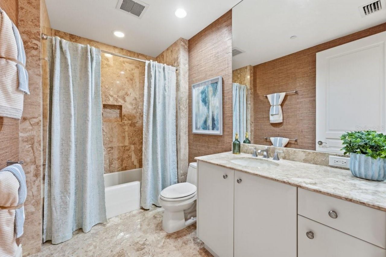 2052 Benjamin Franklin Drive, Unit D702, Sarasota, FL 34236 Photo