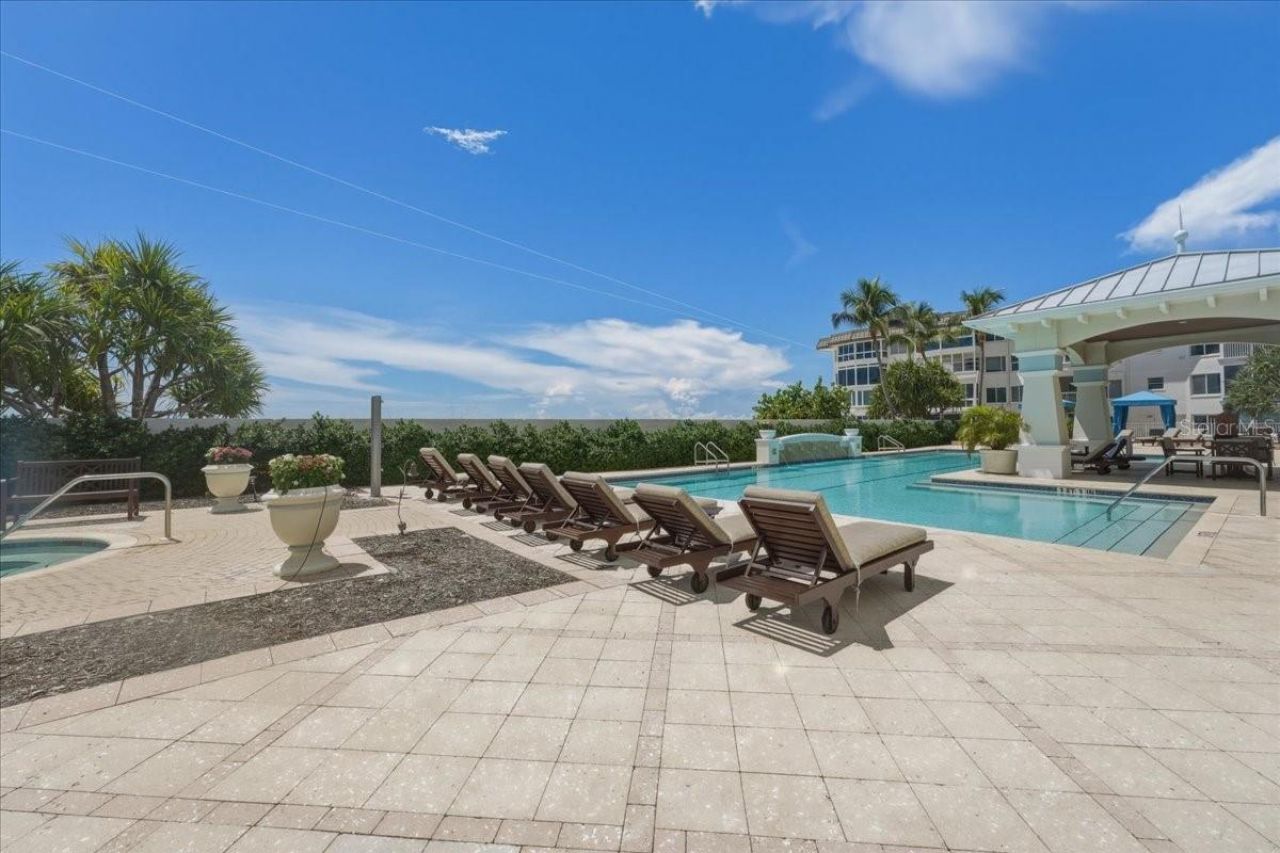 2052 Benjamin Franklin Drive, Unit D702, Sarasota, FL 34236 Photo