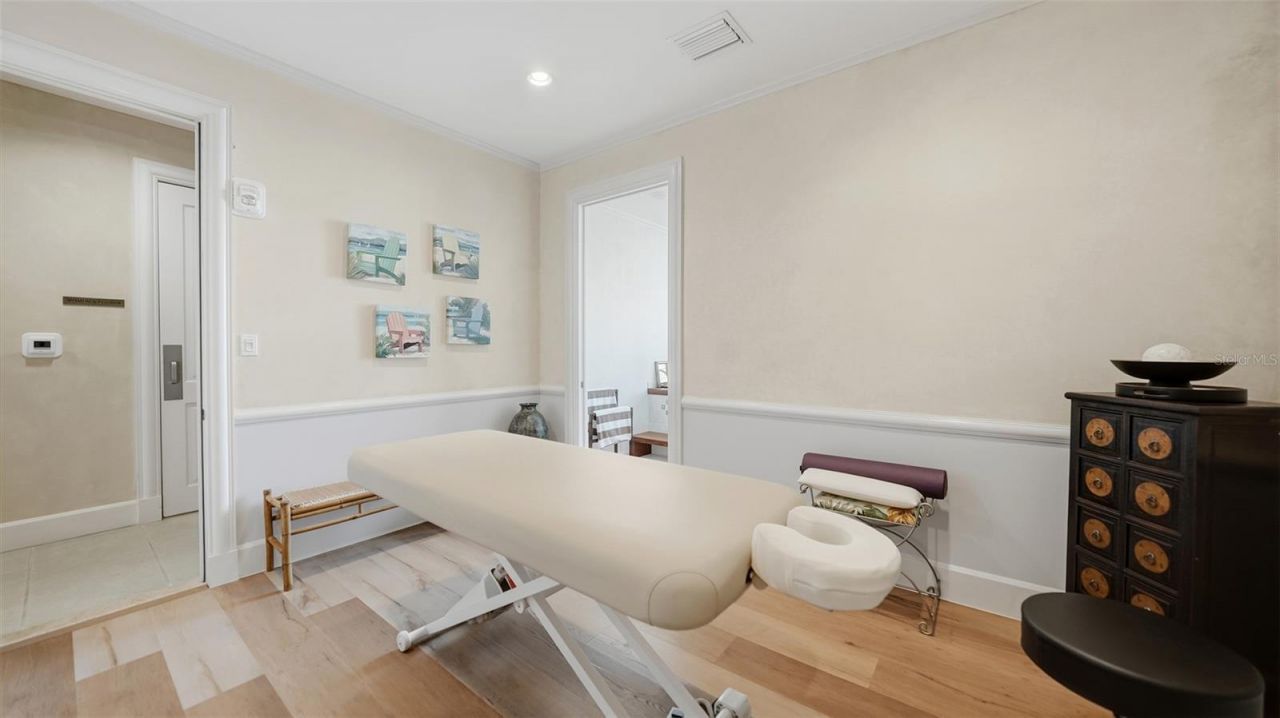 2052 Benjamin Franklin Drive, Unit D702, Sarasota, FL 34236 Photo