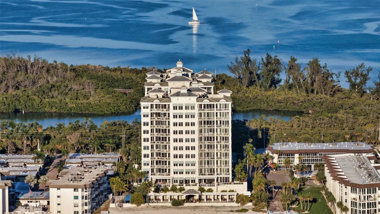 2052 Benjamin Franklin Drive, Unit D702, Sarasota, FL 34236 Photo