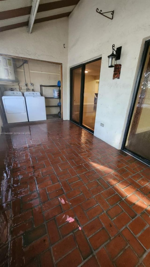 20005 NE 3rd Ct, Unit 6, Miami, FL 33179 Photo