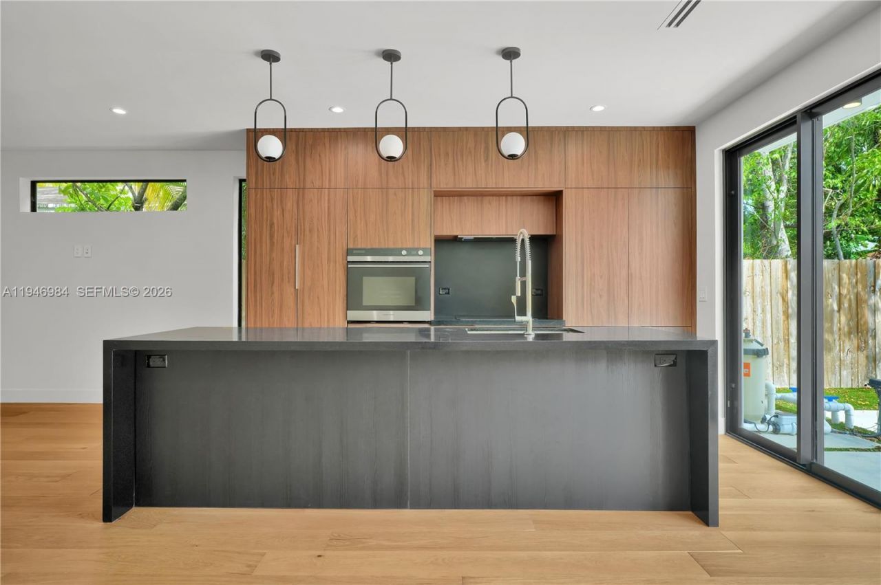 223 NW 51st St , Miami, FL 33127 Photo