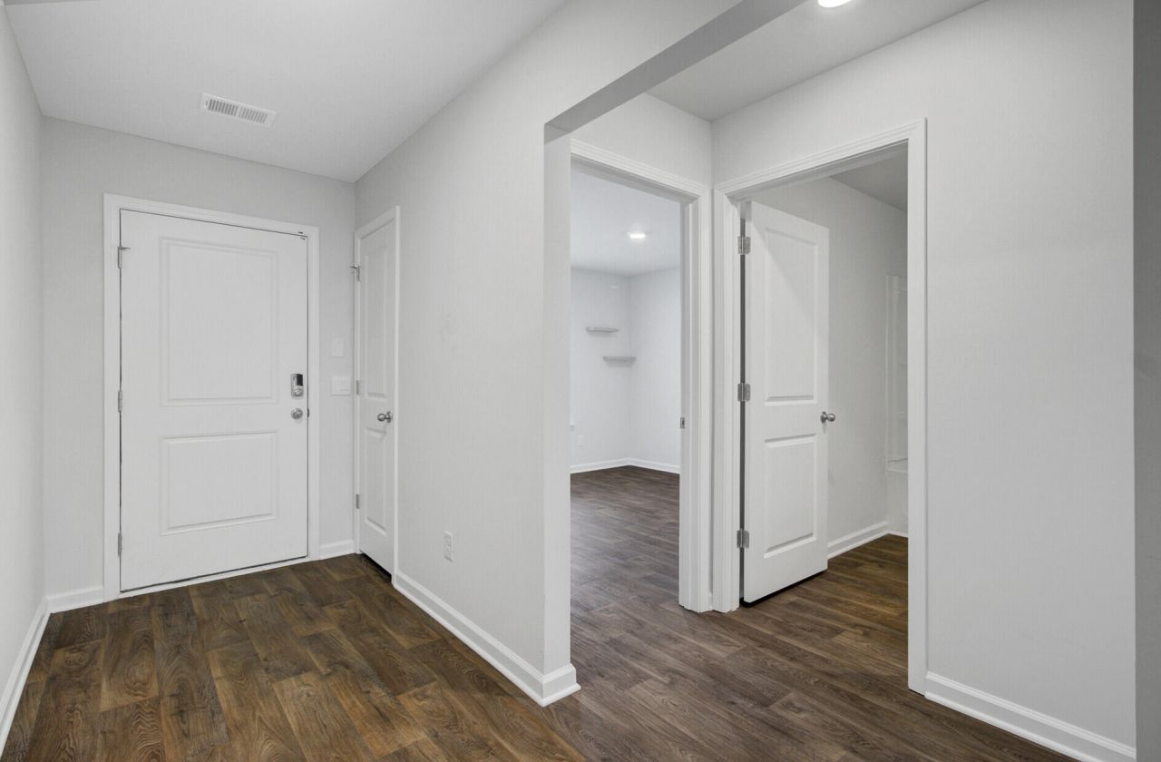 405 Brooks Drive Photo 6