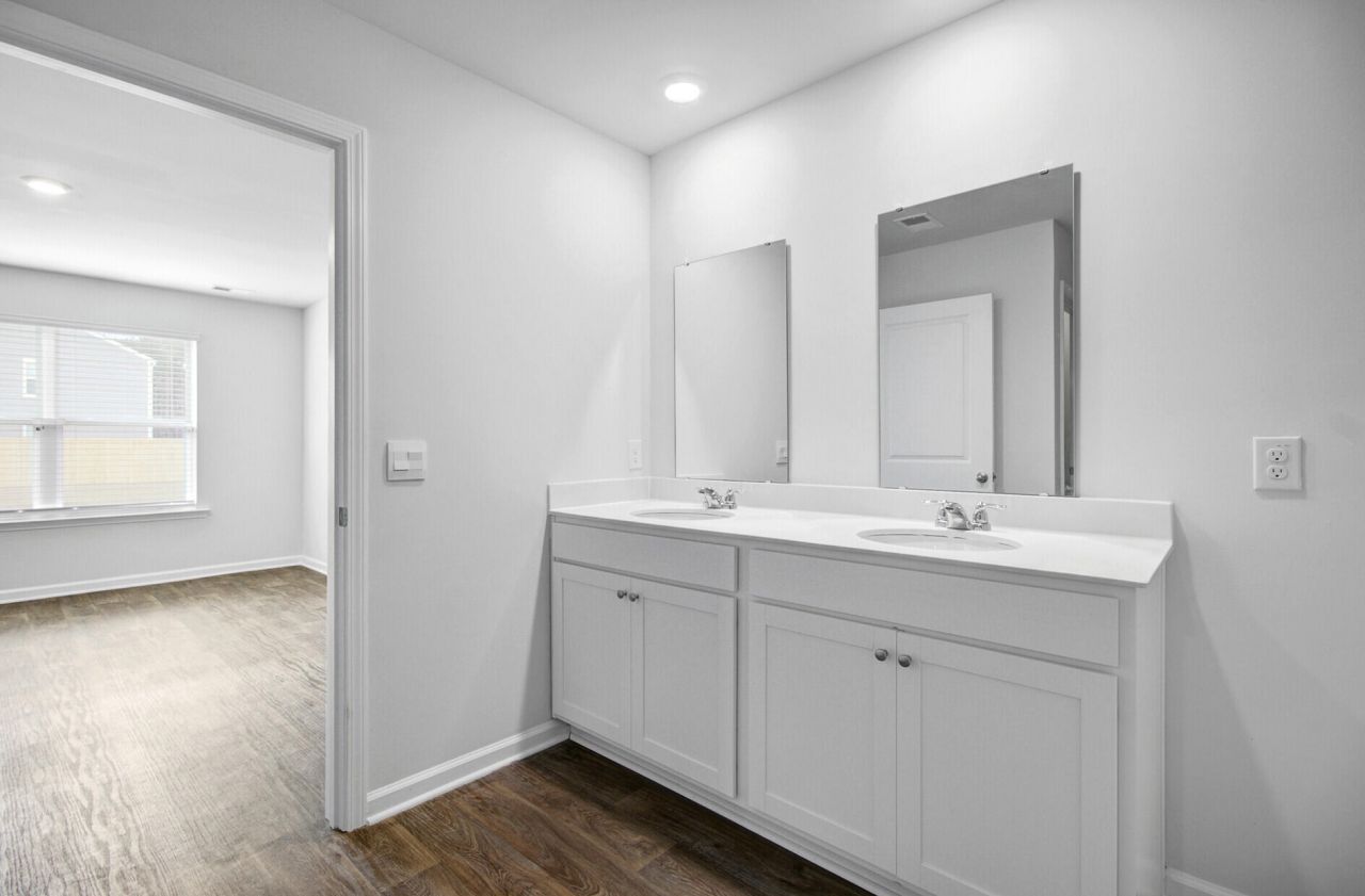 405 Brooks Drive Photo 7