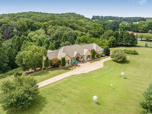 2940 MILTON VILLAGE LN, CHARLOTTESVILLE, VA 22902