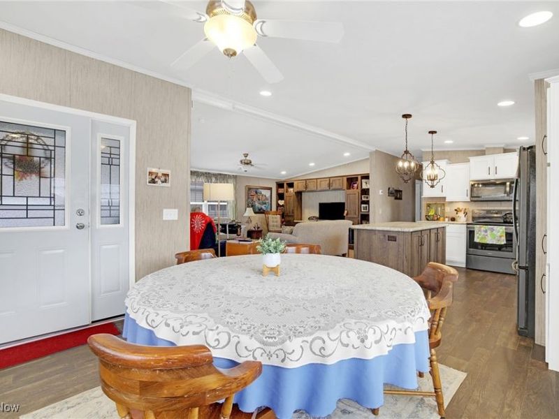 32 C Street SW, Navarre, OH 44662 Photo 14