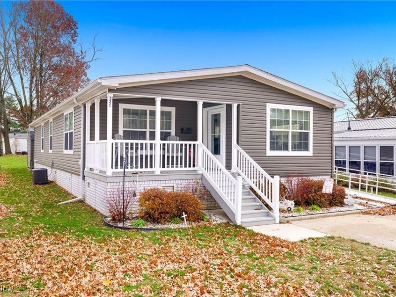 32 C Street SW, Navarre, OH 44662 Photo 2