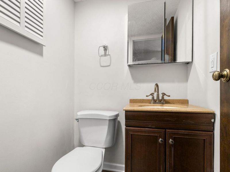 5107 Delancey Street, Columbus, OH 43220 Photo 19