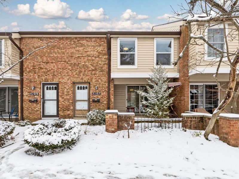 5107 Delancey Street, Columbus, OH 43220 Photo 2