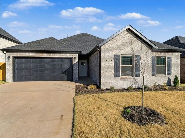 6906 Basswood Avenue, Bentonville, AR 72712