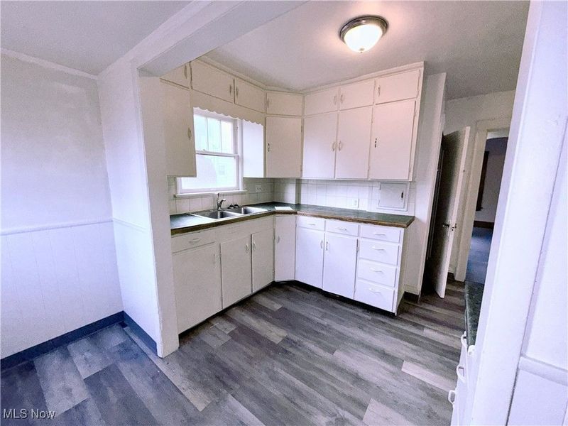 325 Grace Avenue, Akron, OH 44320 Photo 4