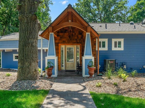 10727 Braewood Circle, Bloomington, MN 55437