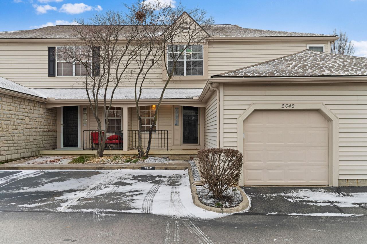 2542 Hyacinth Lane, Unit 32C, Columbus, OH 43235 Main Photo