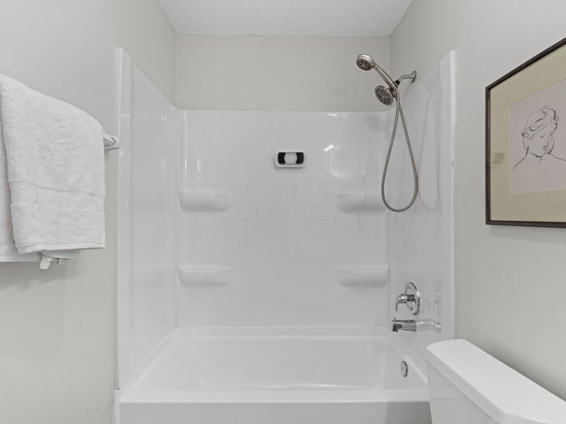 2542 Hyacinth Lane, Unit 32C, Columbus, OH 43235 Photo 27