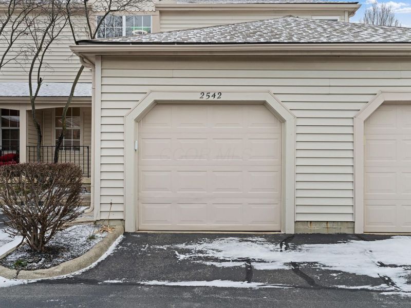 2542 Hyacinth Lane, Unit 32C, Columbus, OH 43235 Photo 3