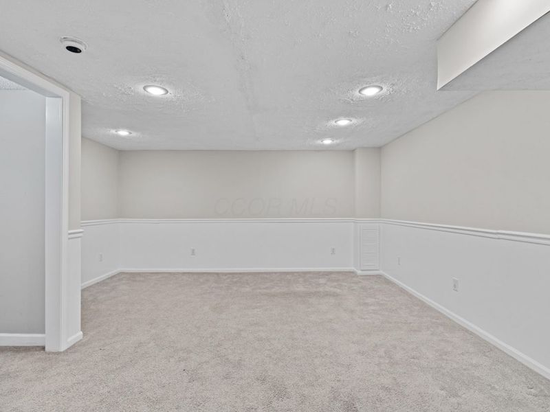 2542 Hyacinth Lane, Unit 32C, Columbus, OH 43235 Photo 33